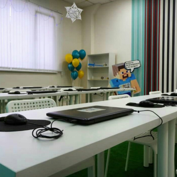KIBERone для будущих КиберГероев в Ижевске! - КИБЕРшкола программирования для детей, компьютерные курсы для школьников, начинающих и подростков - KIBERone г. Хорошево-Мневники